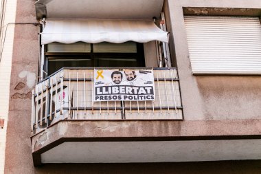 10 Temmuz 2018, Barselona, İspanya: Llibertat Presos siyaset özgürlük tipik keşfetmesine balkon siyasi tutsaklar afiş için
