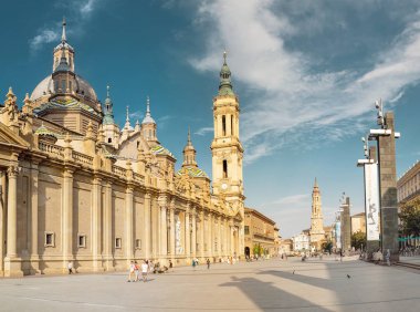 13 Temmuz 2018, Zaragoza, İspanya: panoramik Katedrali Yerebatan del ayağı - Roma Katolik Kilisesi
