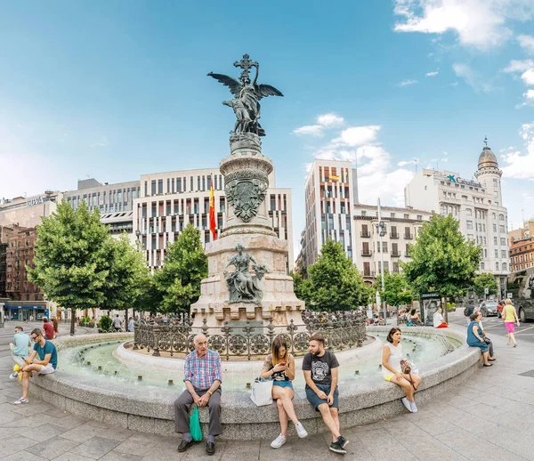 Julio 2018 Zaragoza España Personas Turistas Plaza España Zaragoza Descansando — Foto de Stock