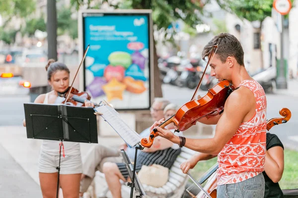 Luglio 2018 Tarragona Spagna Musicista Strada Che Suona Violino — Foto Stock