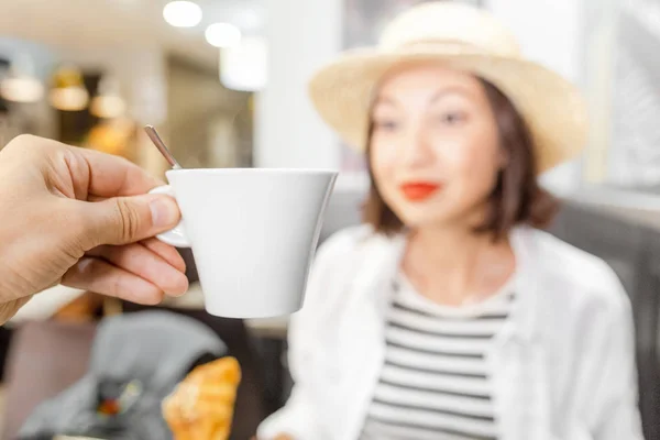 Young Women Drinking Coffee Cafe — Stock Photo, Image