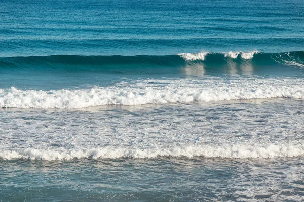 Morbida Onda Oceano Blu Sulla Spiaggia Sabbia — Foto Stock