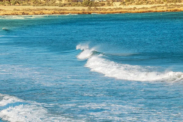 Onda Macia Oceano Azul Sandy Beach — Fotografia de Stock