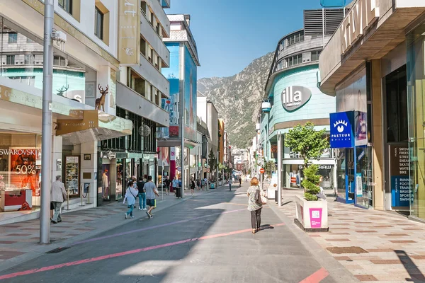 Andorra Vella Andorra Julho 2018 Área Comercial Cidade Entre Montanhas — Fotografia de Stock