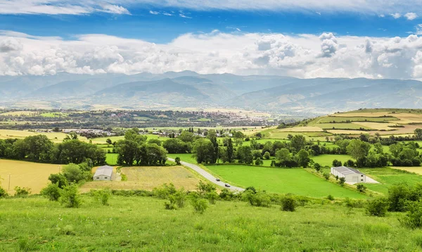 Tarım Alanları Köyler Puigcerda Şehir Pyrenees Dağ Vadisinde Doğal Havadan — Stok fotoğraf