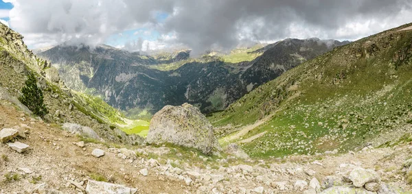 Pyreneeën Bergen Panoramisch Landschapsmening — Stockfoto