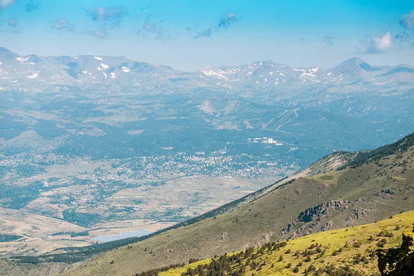 Žluté Letní Horské Kopce Krajina — Stock fotografie