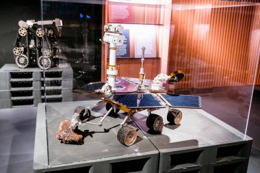 28 Temmuz 2018, Barselona, İspanya: robot Mars rover uzay bölümü Cosmocaixa Müzesi