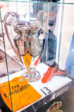 29 Temmuz 2018, Barselona, İspanya: Uefa Şampiyonlar Ligi Kupası'Hediyelik eşya dükkanı