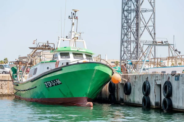 2018年7月29日 西班牙巴塞罗那 港口渔船 — 图库照片