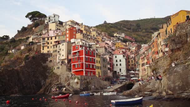 Riomaggiore Vista Paisagem Com Barcos Pesca Famoso Marco Viagem Itália — Vídeo de Stock