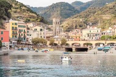 Cinqueterre, İtalya, 15 Ekim 2018: Monterosso al Mare göster eski mal deniz köy evleri