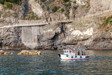 Cinqueterre, İtalya, 15 Ekim 2018: tekne turu Cinqueterre Doğa Park