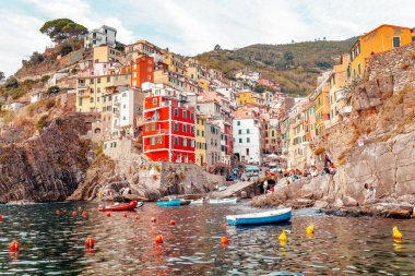 15 Ekim 2018, Riomaggiore, İtalya: Riomaggiore balıkçı kasabası Cinque terre Doğa Park panoramik manzaralı. Seyahat ve tatil hedef İtalya ve Avrupa