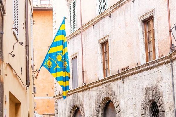 Outubro 2018 Siena Itália Bandeira Colorida Dos Distritos Siena Para — Fotografia de Stock