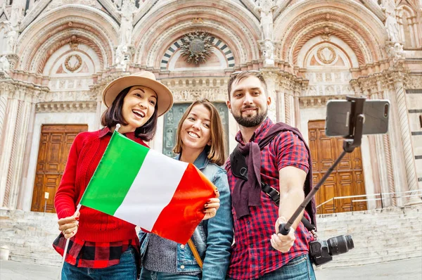 Ταξιδέψτε Τους Φίλους Σας Στην Ιταλία Πολυεθνική Διαφορετική Ομάδα Των — Φωτογραφία Αρχείου