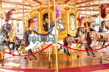 19 Ekim 2018, Floransa, İtalya: Retro at atlıkarınca City sokak