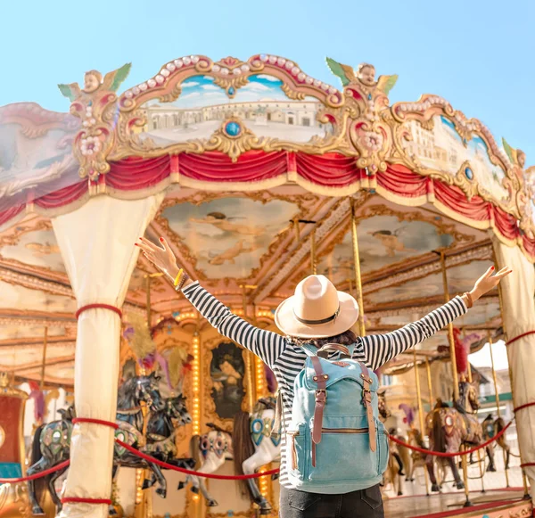Happy Asian Woman Traveler Fairy Carousel Horses Amusement Park — Stock fotografie