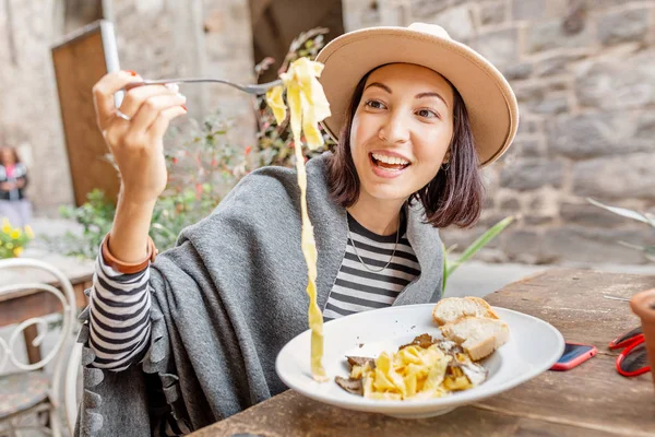 Happy Asian Woman Eating Pasta Truffle Outdoor Italian Restaurant — Stock Photo, Image