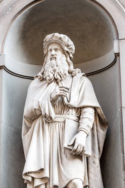 19 OCTOBER 2018, FLORENCE, ITALY: Leonardo Da Vinci statue clipart
