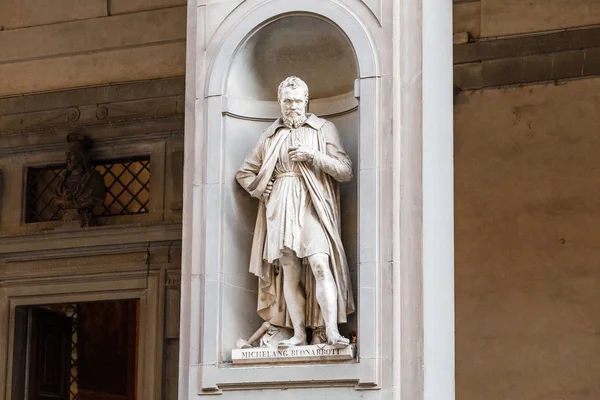 Octubre 2018 Florencia Italia Estatua Miguel Ángel Buonarroti — Foto de Stock