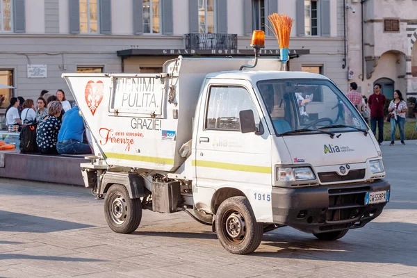 Ekim 2018 Floransa Talya Bir Kamu Işçisi Temiz Kamyon — Stok fotoğraf