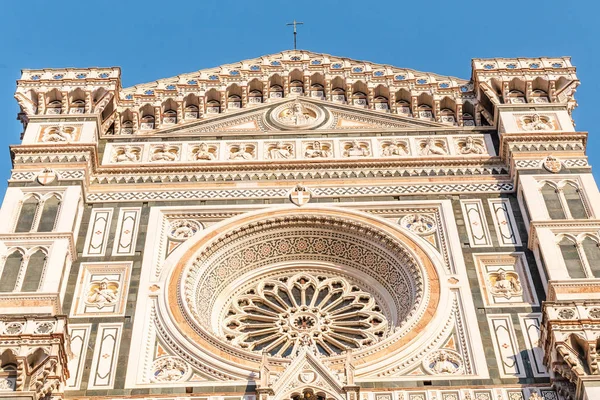 著名的旅游地标大教堂在佛罗伦萨大教堂 详细特写镜头 — 图库照片
