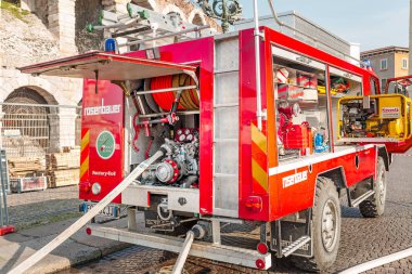 20 Ekim 2018, Verona, İtalya: itfaiye kamyonu City sokak