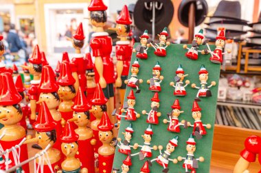 İtalya'dan Hatıra Eşyası olarak Satılık turistik eşya Pinokyo kuklalar oyuncaklar