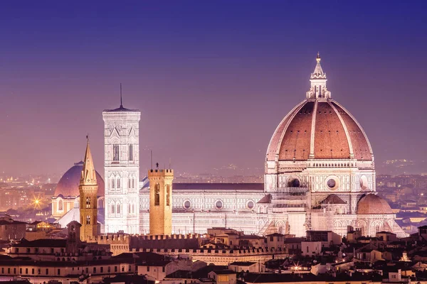 Cityscape Manzarası Manzaraya Muhteşem Duomo Katedrali Ile Mavi Saat Akşam — Stok fotoğraf