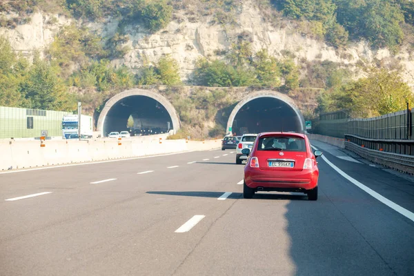 Oktober 2018 Toscane Italië Snelweg Weg Met Verkeer Tunnel Italië — Stockfoto