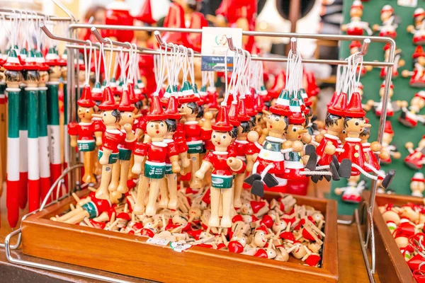 Жовтня 2018 Року Верона Італія Піноккіо Ляльки Іграшки Продажу Туристичні — стокове фото