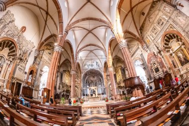 20 Ekim 2018, Verona, İtalya: Duomo Verona katedralin iç