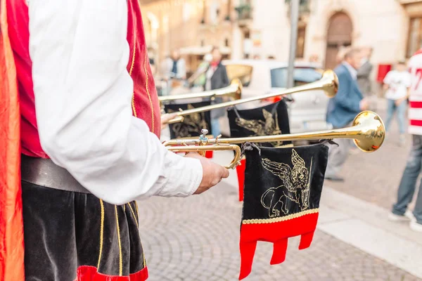 October 2018 Verona Italy Musicians Playing Pipes Trumpets Celebrating Medieval — Stock Photo, Image