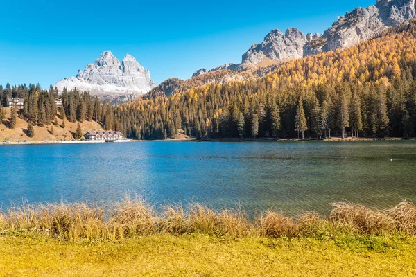 Lago Misurina Dolomitas Italianas Durante Outono Viajar Conceito Tirol Alps — Fotografia de Stock