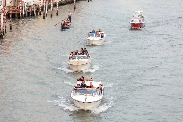 October 2018 Venice Italy Water Traffic Gondolas Boats Grand Canal — Stock Photo, Image