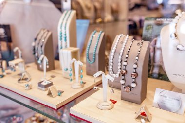 23 Ekim 2018, Venedik, İtalya: Antica Murrina mücevher ekranda