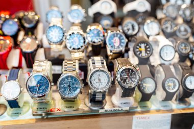 23 Ekim 2018, Venedik, İtalya: Timex saatler Satılık dükkan