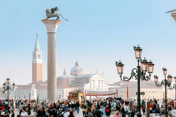 Жовтня 2018 Році Венеція Італія Площа Натовпи Туристів Ходьба Сан — стокове фото