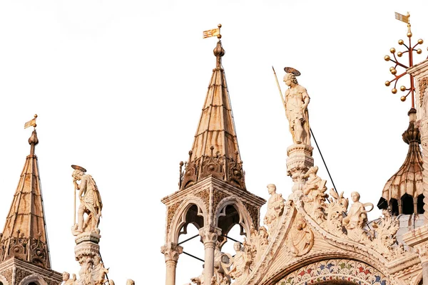 San Marco Bazilikası'nın Katedrali closeup ayrıntı görünümü ile izole gök