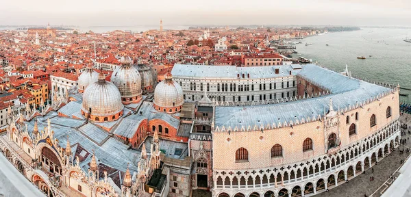 Vista Aérea Las Cúpulas Basílica San Marcos Venecia Concepto Destino — Foto de Stock