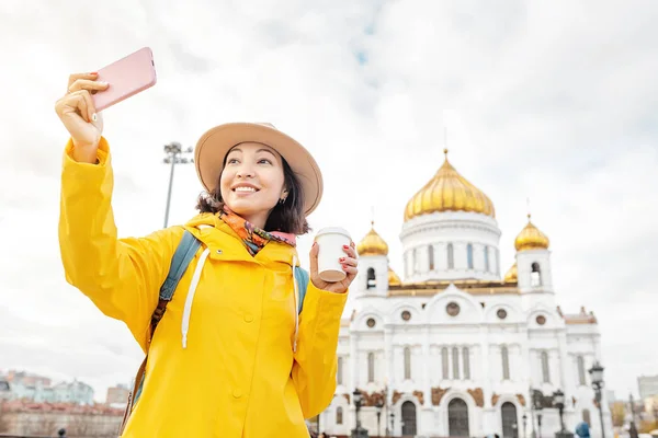 Happy Asijské Turistické Žena Užívat Selfie Chrámu Krista Spasitele Cestování — Stock fotografie