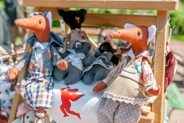 09 Mayıs 2018, Ufa, Rusya Federasyonu: Satılık oyuncaklar işlemeli örgü