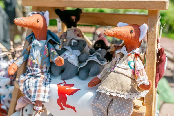 09 Mayıs 2018, Ufa, Rusya Federasyonu: Satılık oyuncaklar işlemeli örgü