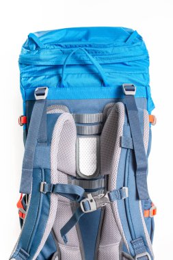 Modern hiking sırt çantası üzerinde beyaz izole. Trekking teçhizatları kavramı