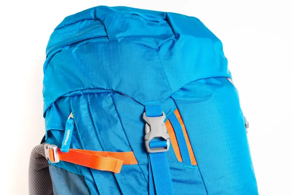 Mochila moderna para caminhadas isolada em branco. Conceito de equipamento e equipamento de trekking — Fotografia de Stock