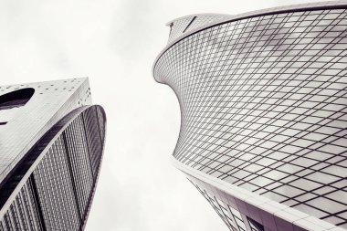 Gökdelenler ve İş Ofisi 'nin pencereleri. Gayrimenkul ve modern şehir kavramı