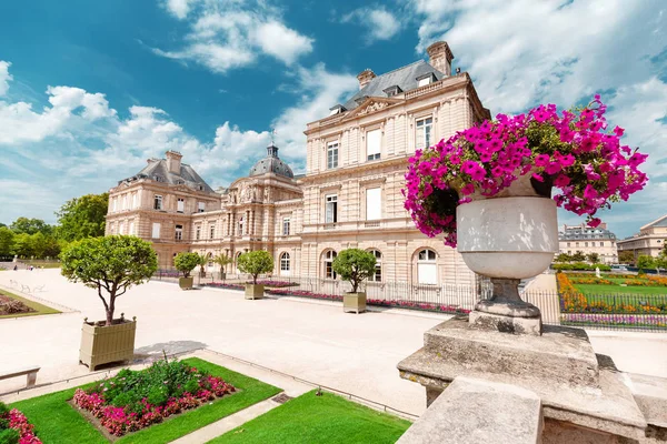 Famous tourist attraction is the Luxembourg Palace and garden in the old city of Paris. Tourism and travel to France — Stock Photo, Image