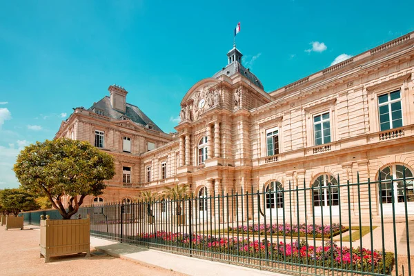 Famous tourist attraction is the Luxembourg Palace and garden in the old city of Paris. Tourism and travel to France — Stock Photo, Image