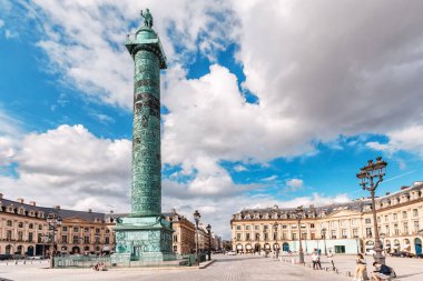 27 Temmuz 2019, Paris, Fransa: Vendome Meydanı'nın Cityscape Görünümü ve Paris'teki büyük sütunu